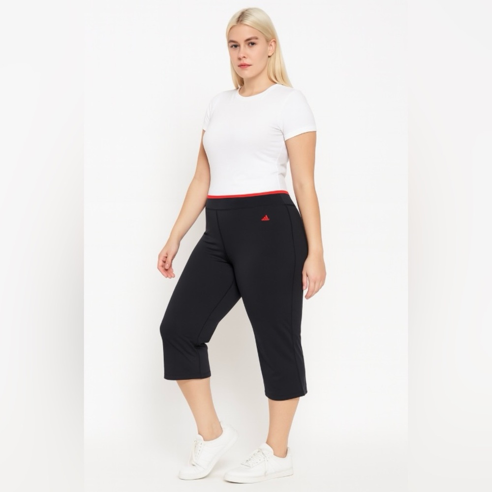 Adidas Women Cropped Sweatpants XL